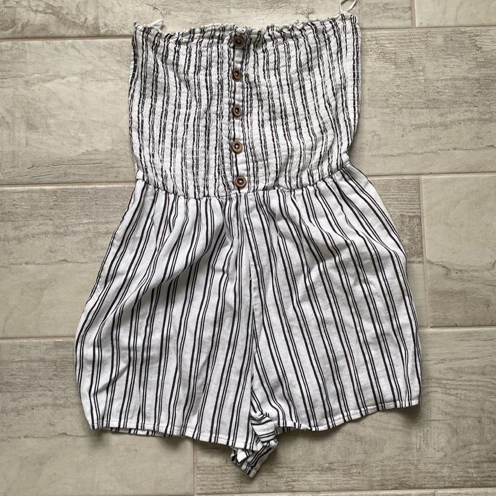 Garage Clothing Romper size small